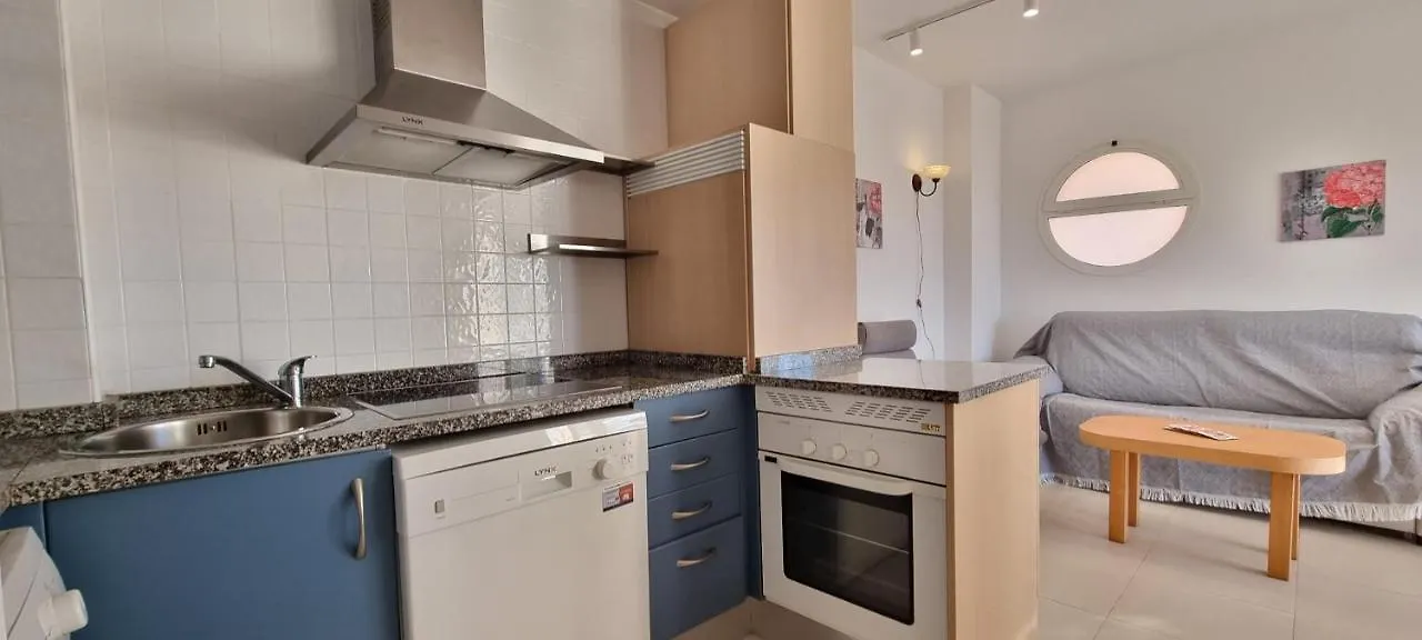 Laguna Beach 2-Bedroom Apartment With Sun Terrace, Sea Views, Wifi Vera